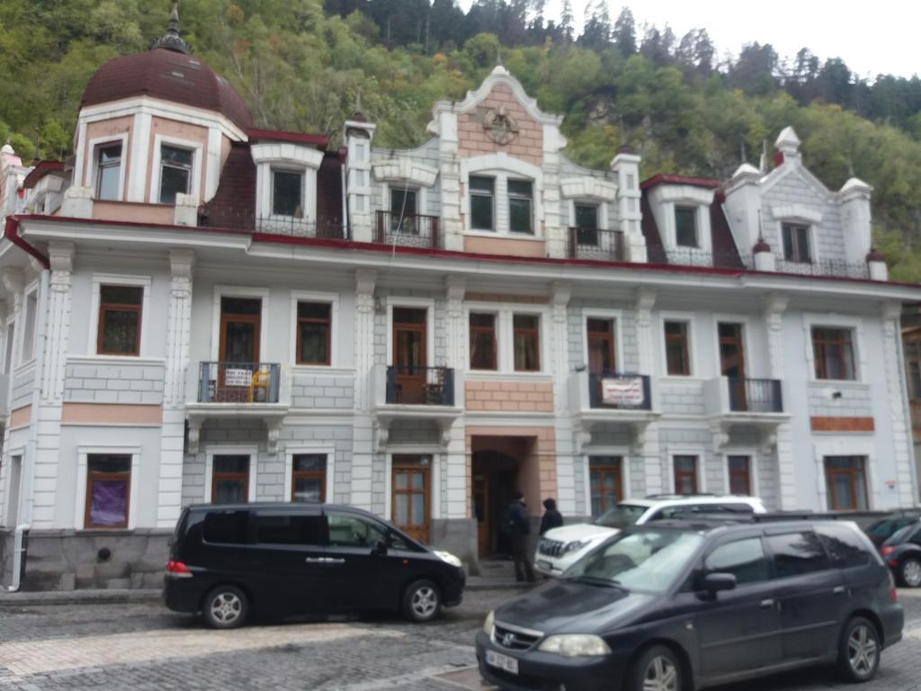 Apartament Giorgi 博尔若米 外观 照片