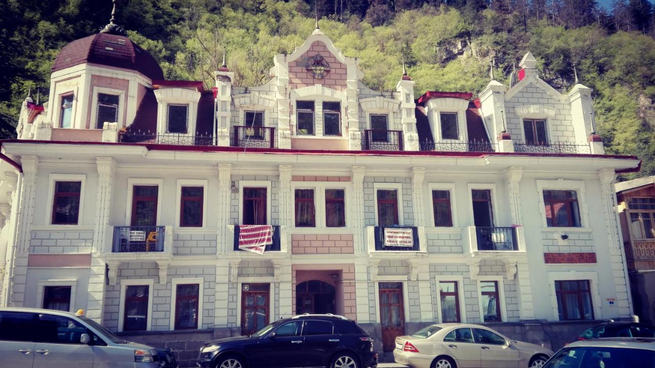 Apartament Giorgi 博尔若米 外观 照片