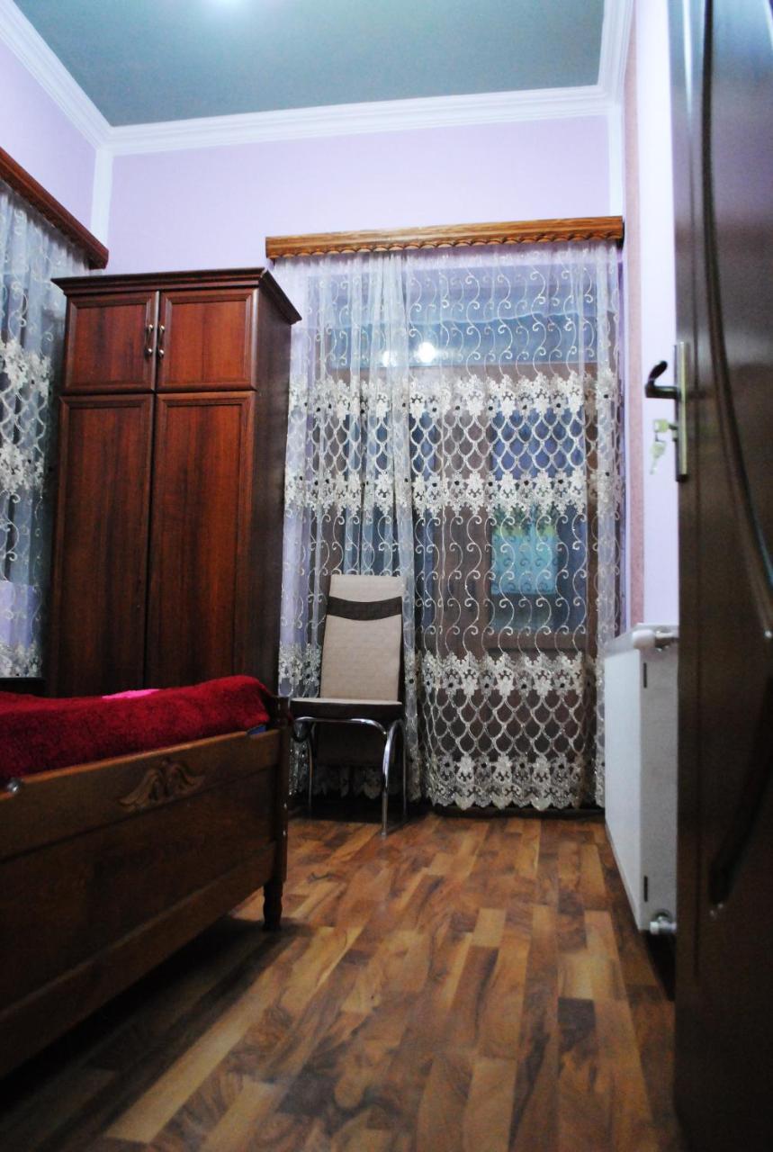 Apartament Giorgi 博尔若米 外观 照片