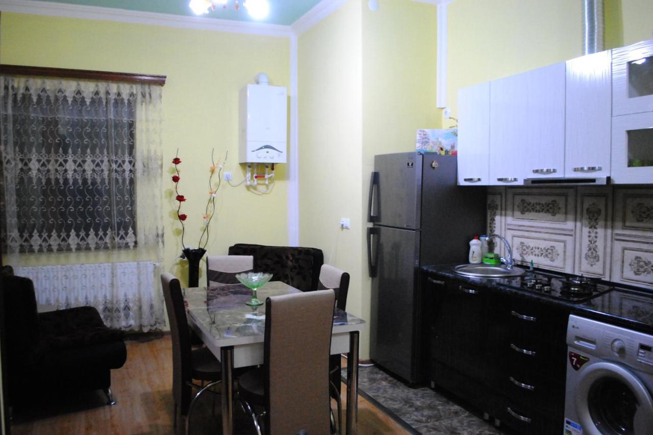 Apartament Giorgi 博尔若米 外观 照片